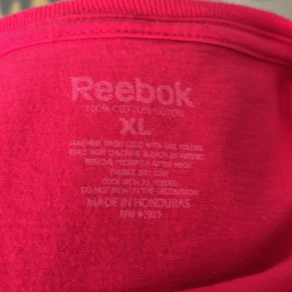 Reebok Red Dot Pattern Tee - Picture 7 of 8